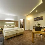 Metropol Lägenhetshotell 3*