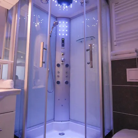 Metropol 아파트호텔