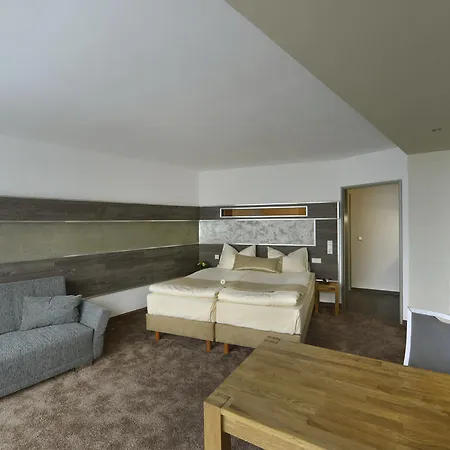 Ξενοδοχείο με διαμερίσματα Metropol 3*